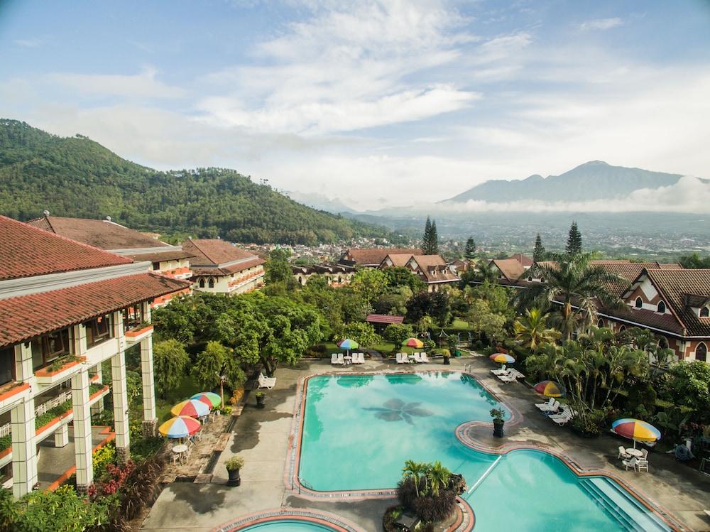 Royal Hotel And Villa Batu Бату Екстер'єр фото