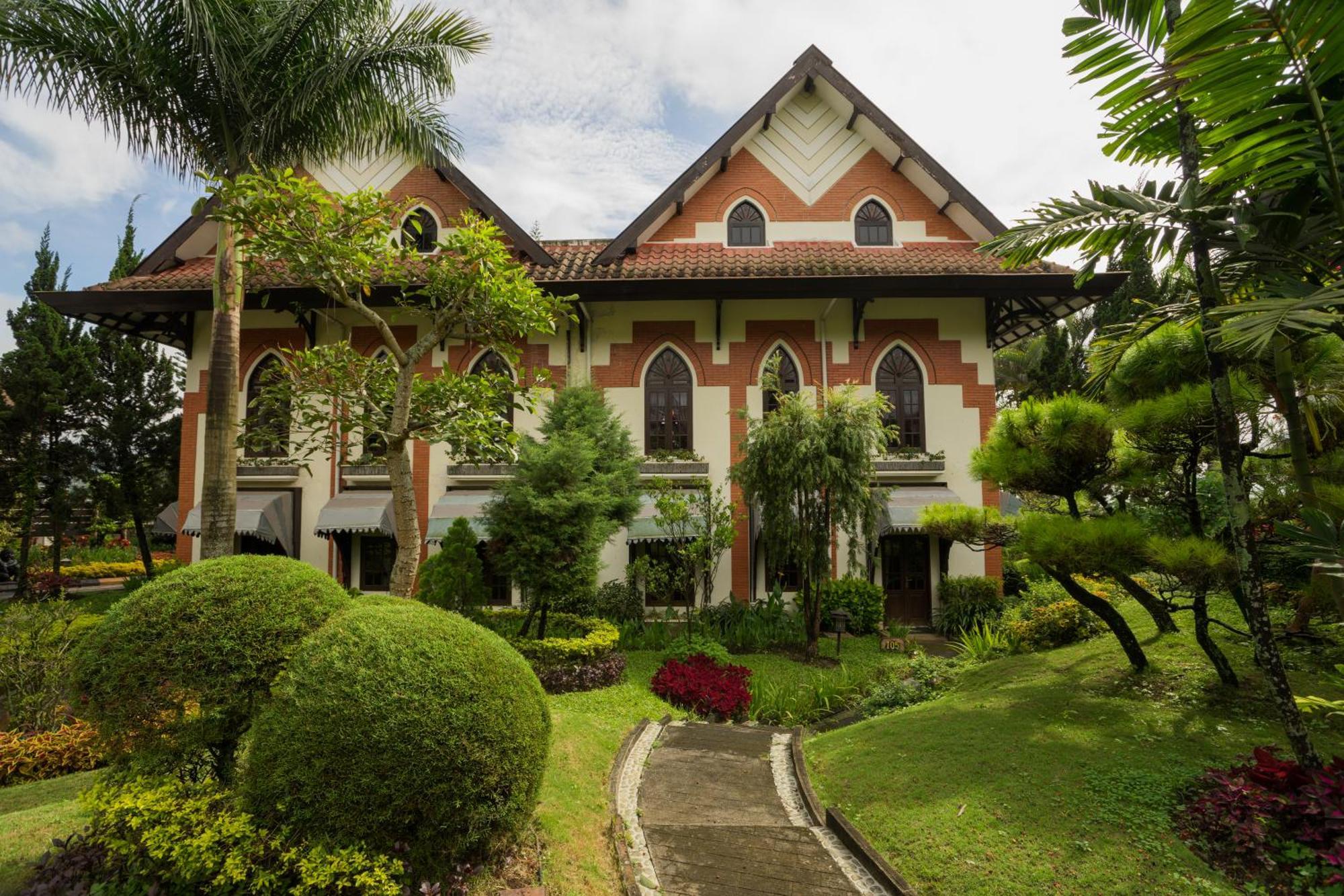 Royal Hotel And Villa Batu Бату Екстер'єр фото