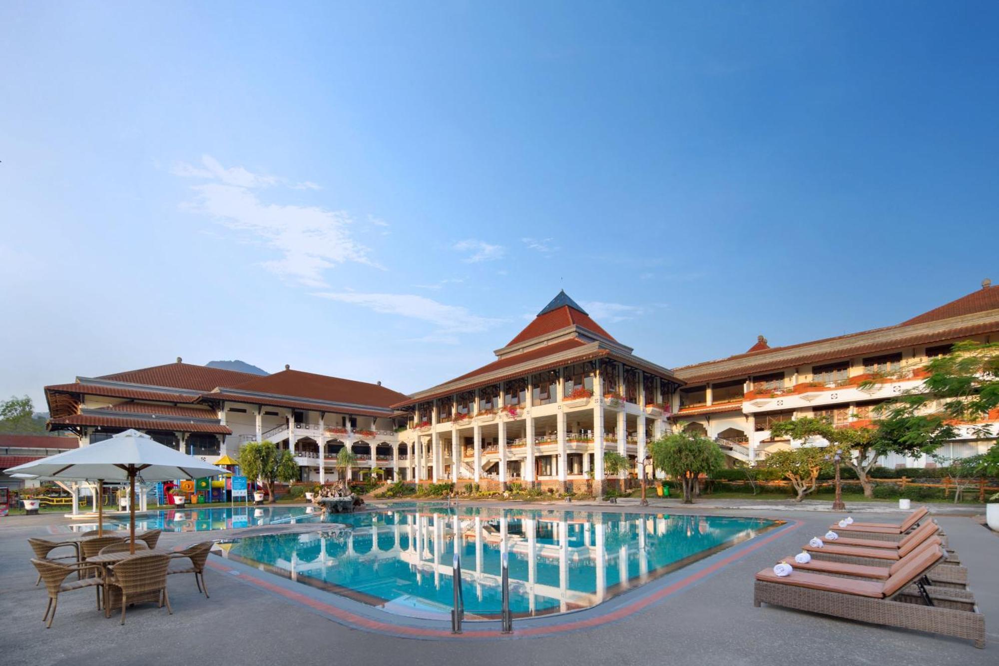 Royal Hotel And Villa Batu Бату Екстер'єр фото