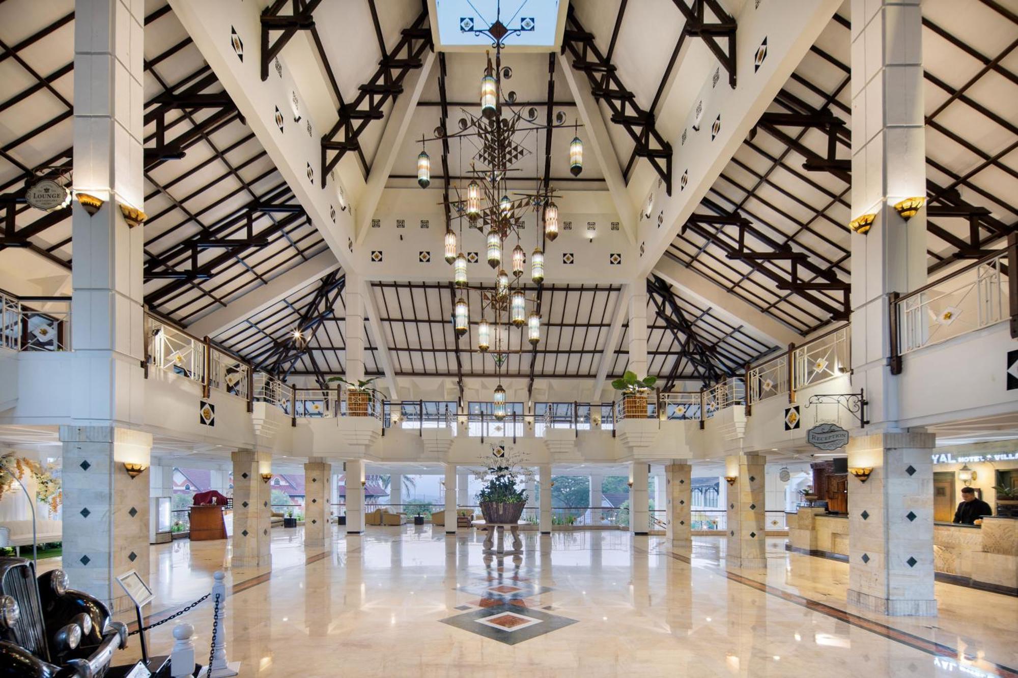Royal Hotel And Villa Batu Бату Екстер'єр фото