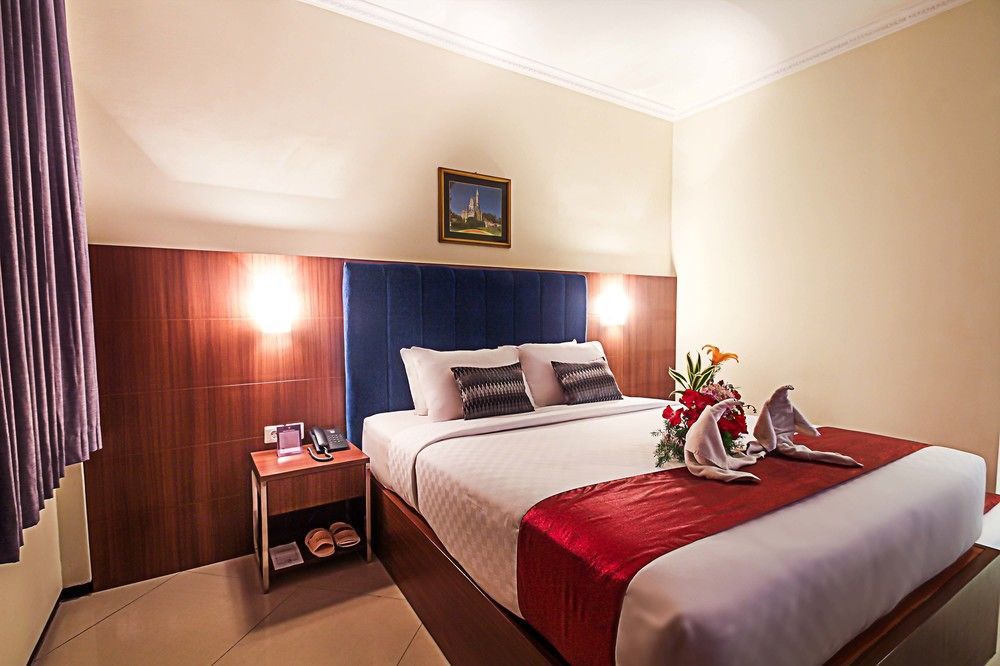 Royal Hotel And Villa Batu Бату Екстер'єр фото