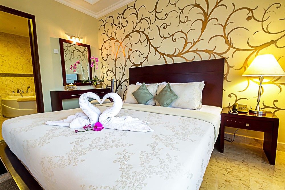 Royal Hotel And Villa Batu Бату Екстер'єр фото