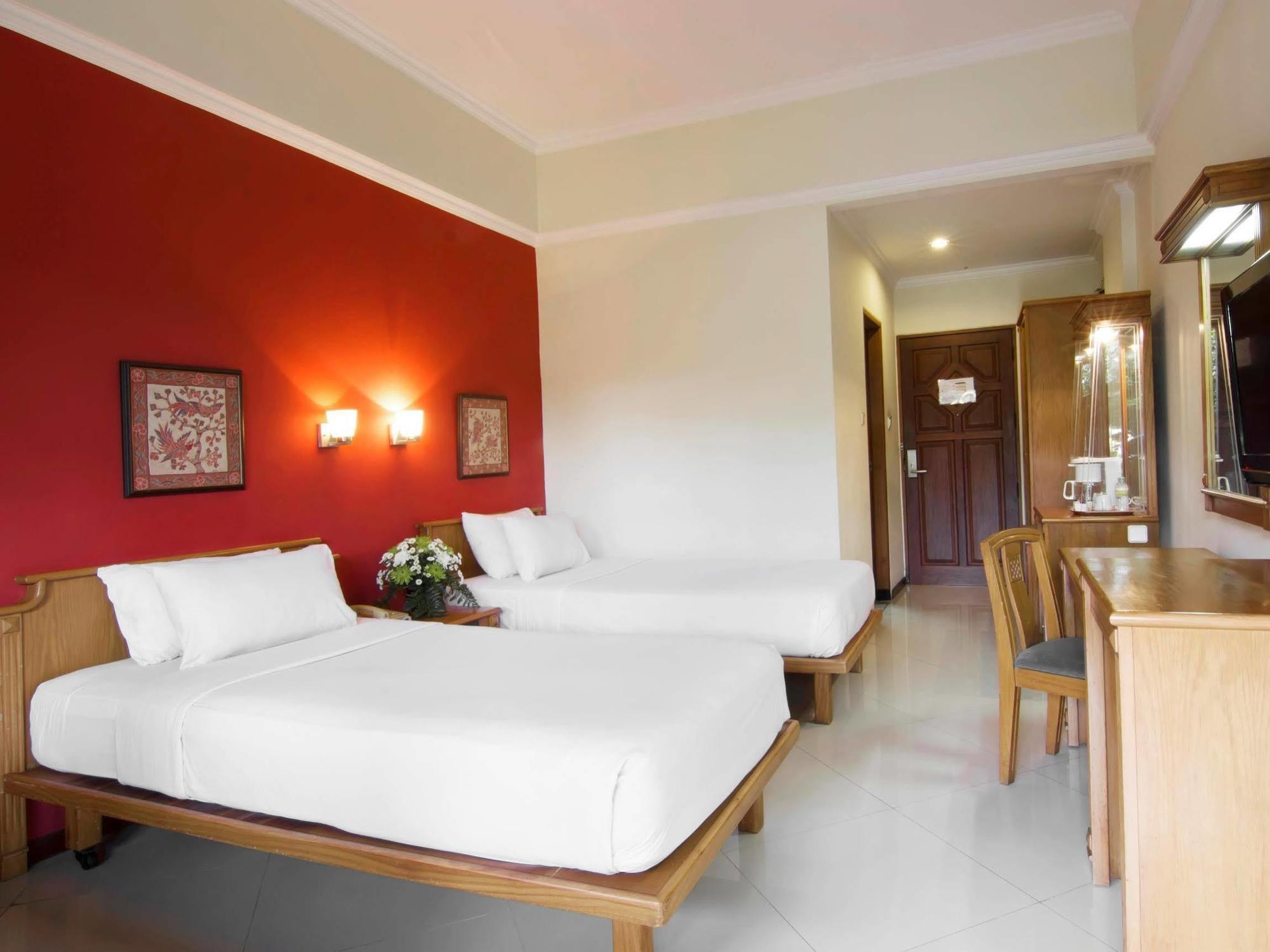 Royal Hotel And Villa Batu Бату Екстер'єр фото