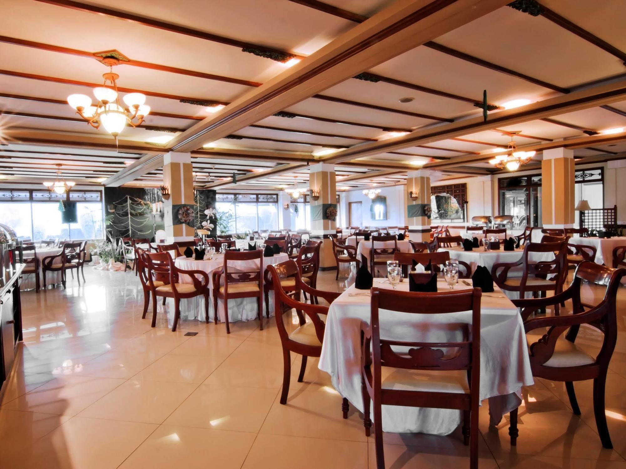 Royal Hotel And Villa Batu Бату Екстер'єр фото